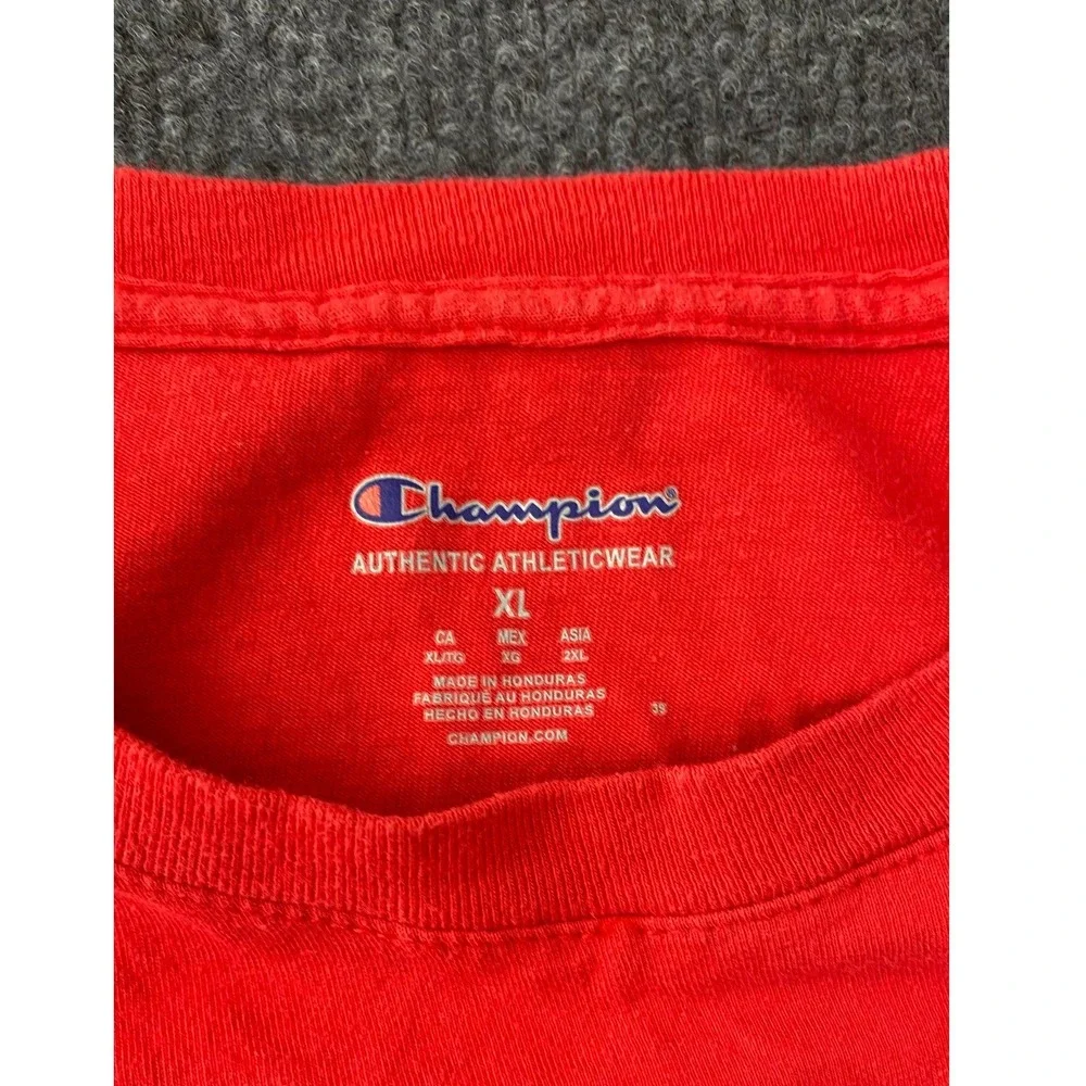 Champion Mens Red Graphic T-Shirt XL Short Sleeve Arch Logo Crewneck Sportswear - Picture 3 of 10